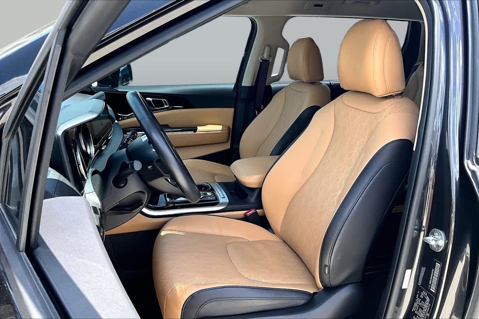 Certified Pre-Owned 2023 Kia Carnival EX