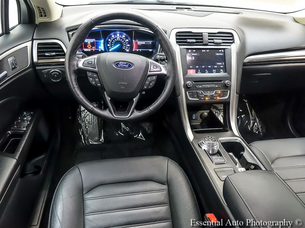 Used 2018 Ingot Silver Ford SE image 12