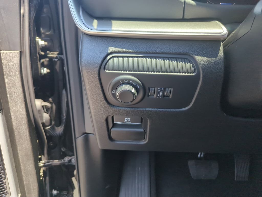New 2026 High Gloss Black Exterior Paint Jeep Limited Reserve image 20