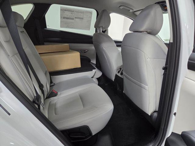 New 2026 White Hyundai SEL FWD image 14