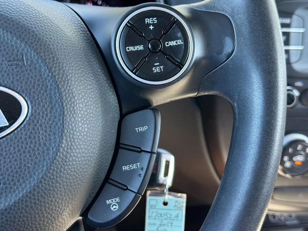 Used 2014 Yellow Kia Plus image 20