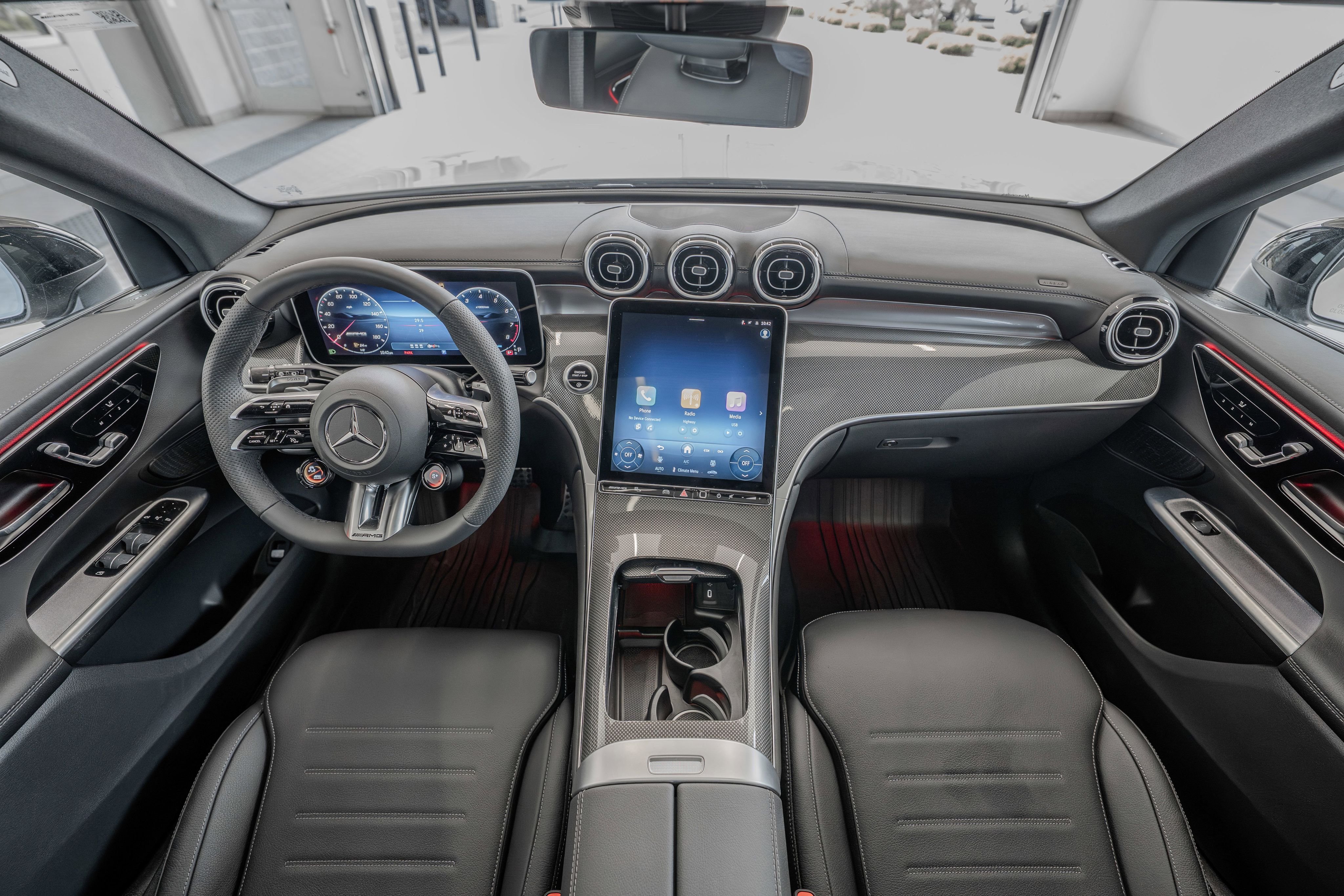 2025 Mercedes-Benz GLC AMG GLC43 - Photo 8