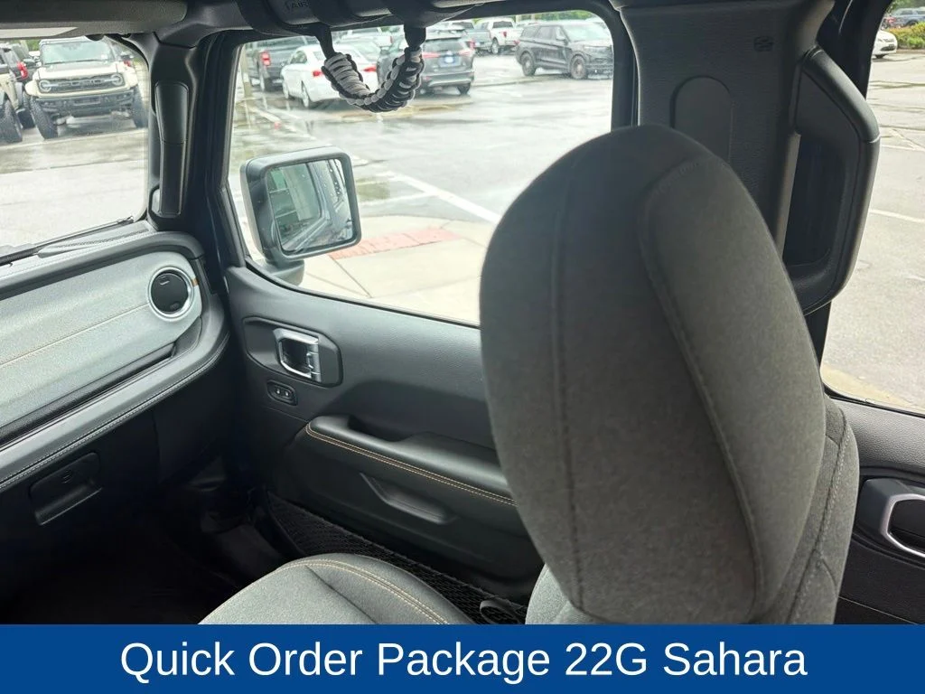 Used 2025 Fathom Blue Pearlcoat Jeep Sahara image 16