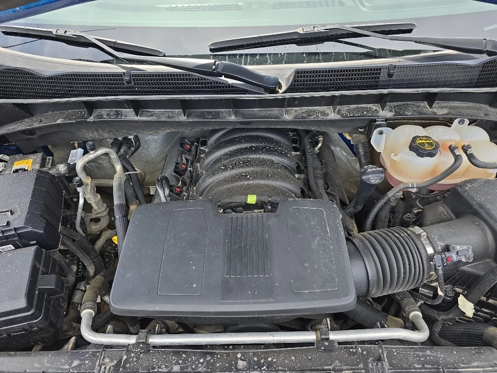 Used 2024 Dynamic Blue Metallic GMC Elevation image 27