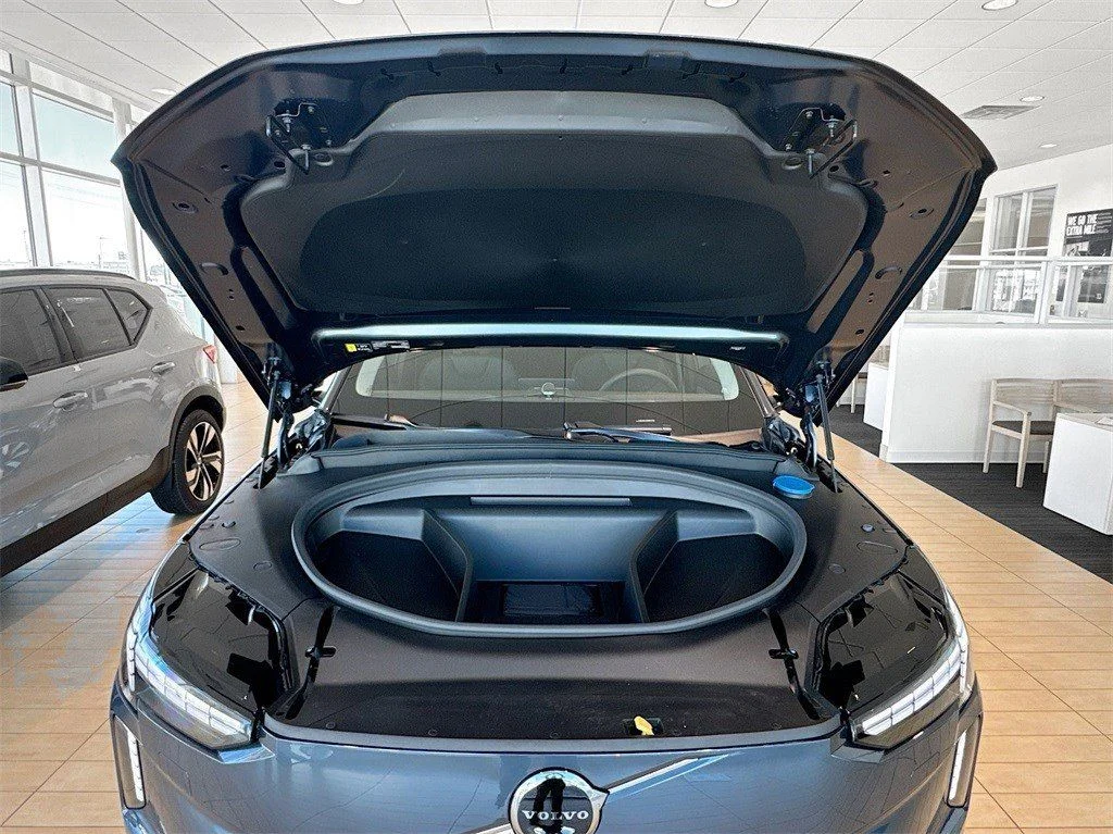 2025 Volvo EX90 Ultra - Photo 37