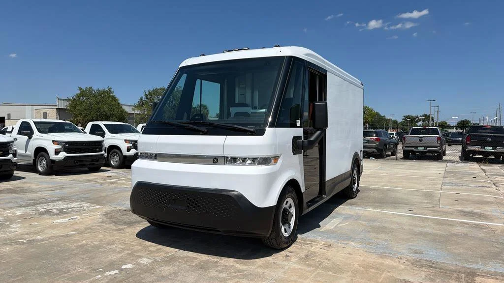 Used 2024 Oyster White BrightDrop EJY image 16