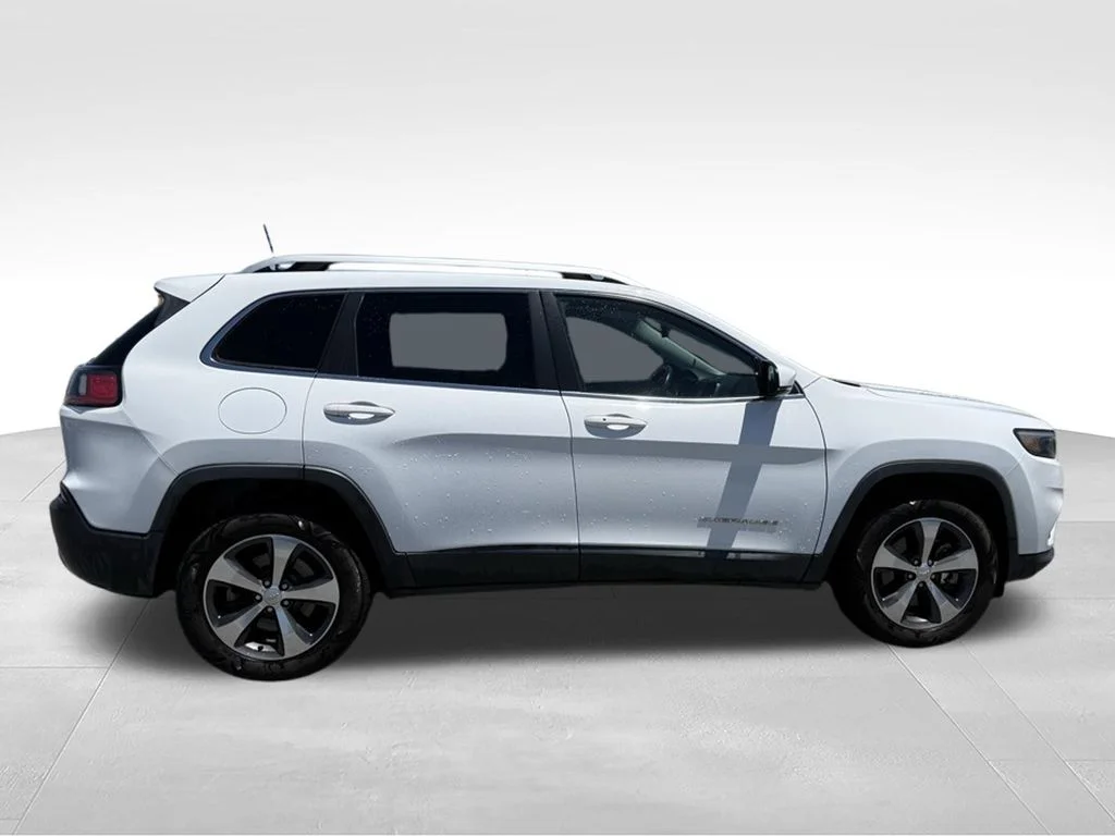 Used 2019 White Jeep Limited image 25
