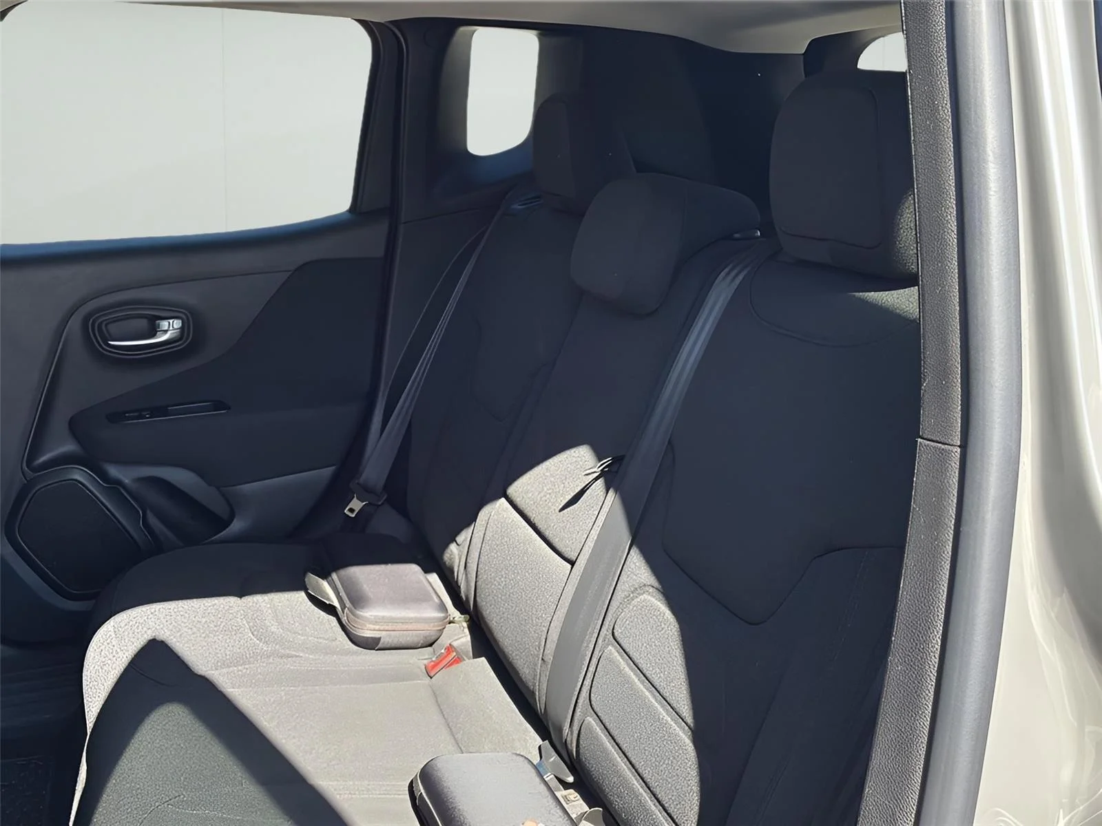 Used 2021 Sting-Gray Clearcoat Jeep Latitude image 6