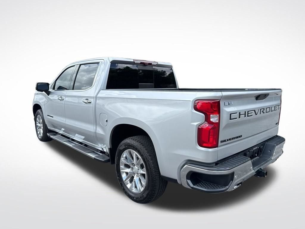 Used 2022 Silver Chevrolet LTZ image 7