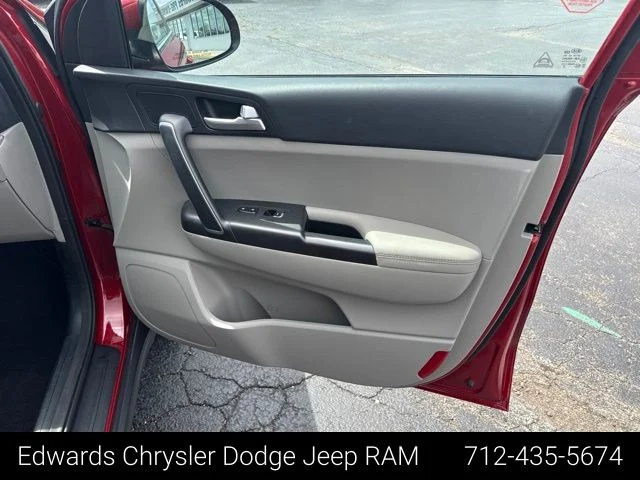 Used 2020 Red Kia LX image 32