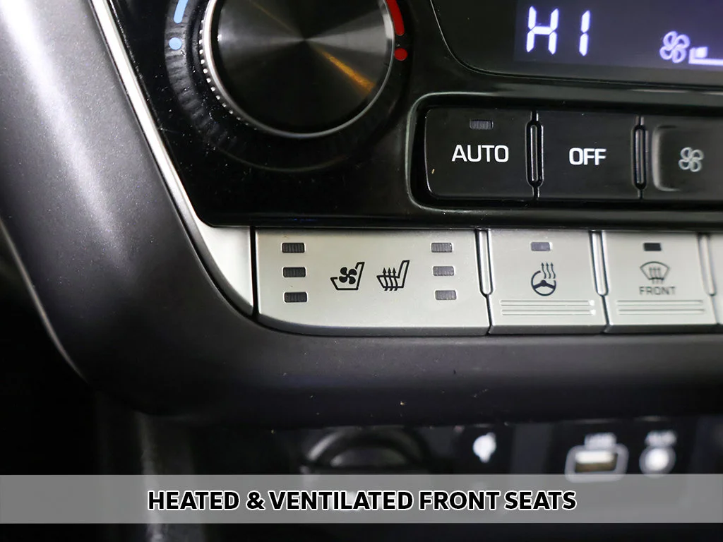 Used 2019 Silver Hyundai Limited image 9