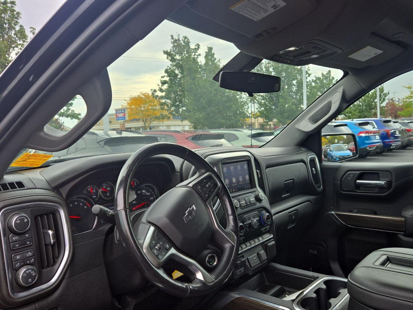 Used 2019 BLACK Chevrolet RST image 3