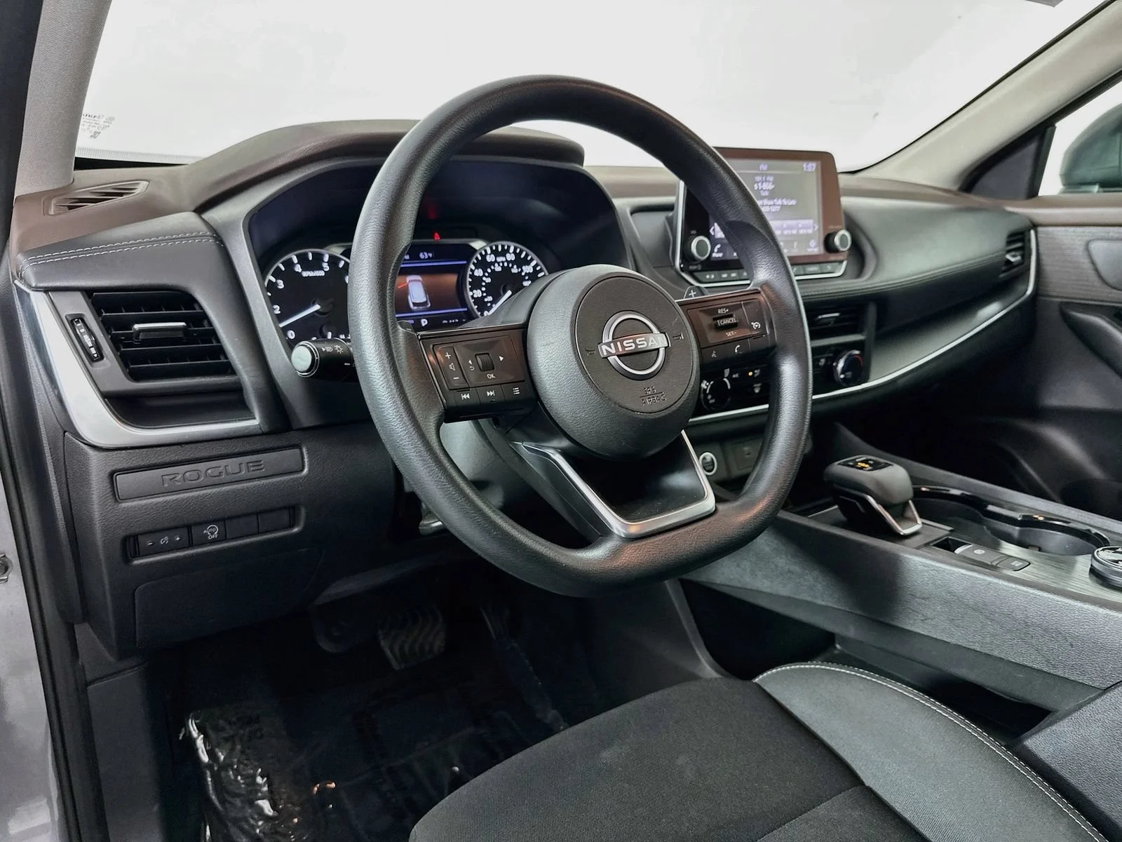 Used 2023 Gray Nissan S image 10
