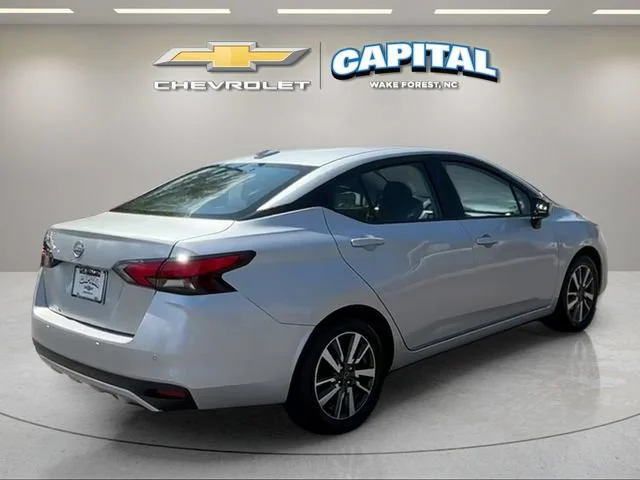 Used 2025  Nissan SV image 5