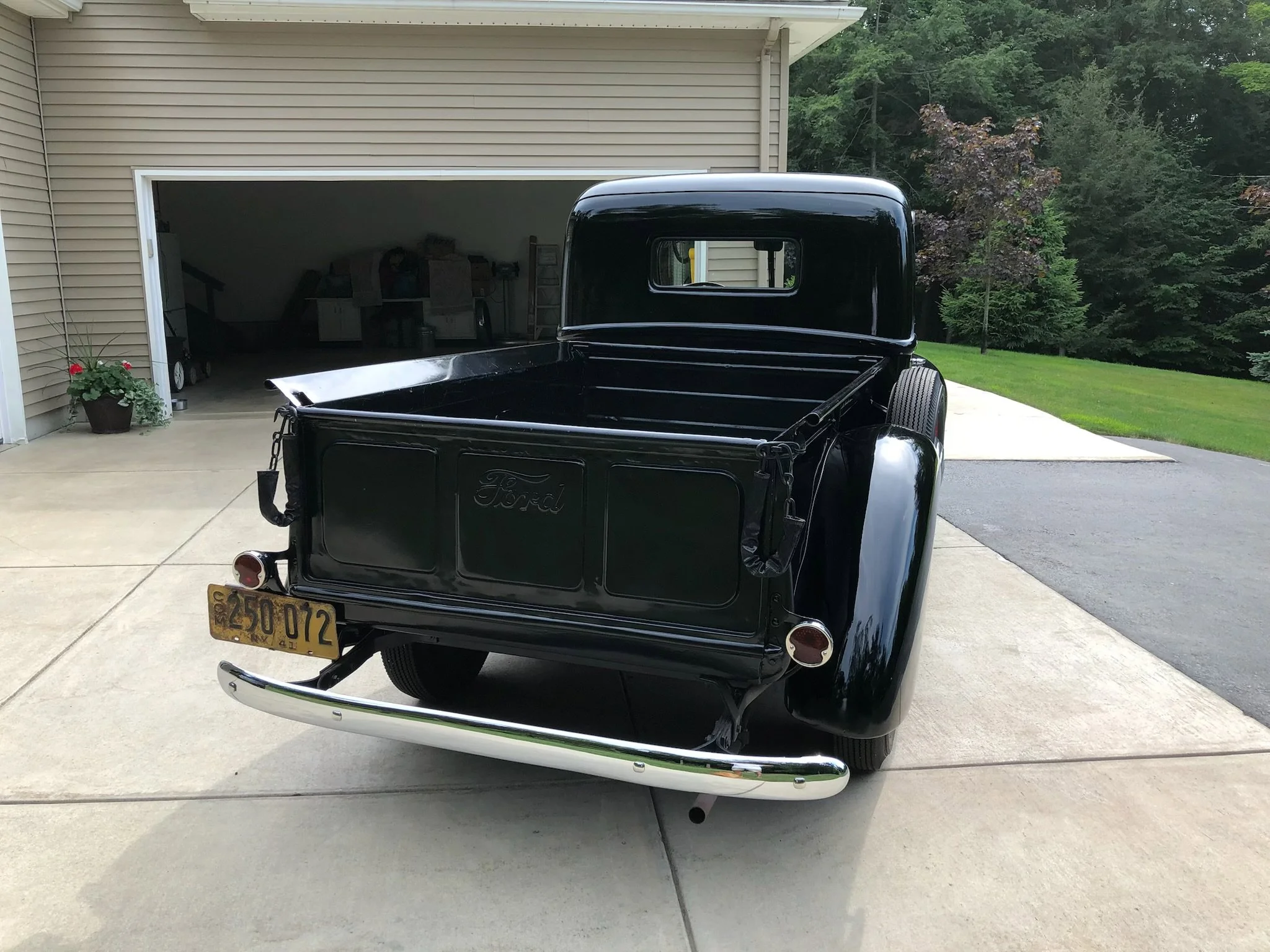 Used 1941 Black Ford  image 2