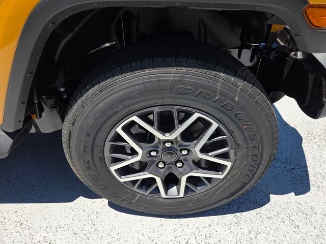 New 2026 Goldilocks Exterior Paint Jeep Sahara image 11