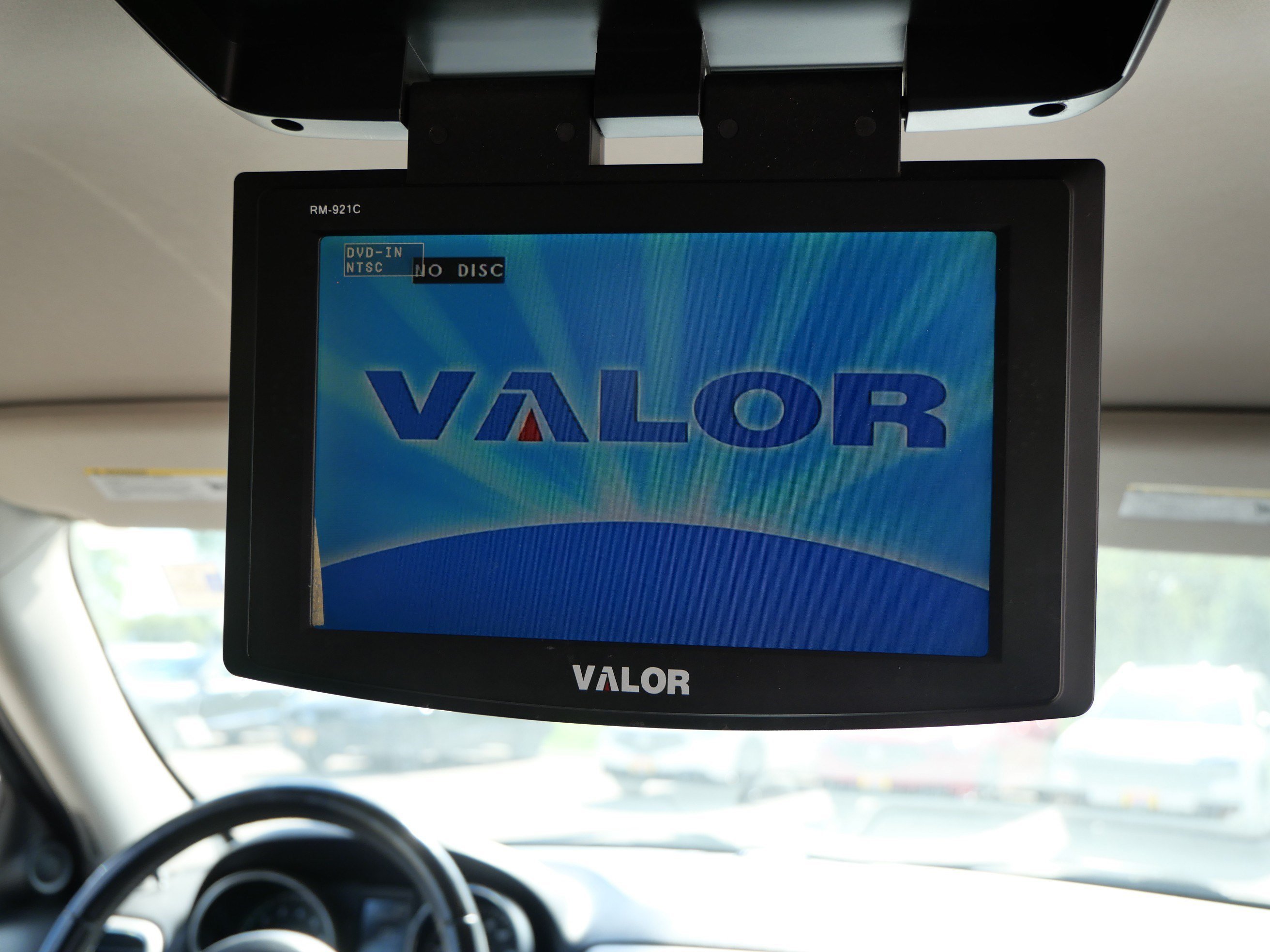 Used 2011 Brilliant Black Crystal Pearl Jeep Laredo image 12