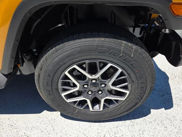 New 2026 Goldilocks Exterior Paint Jeep Sahara image 11