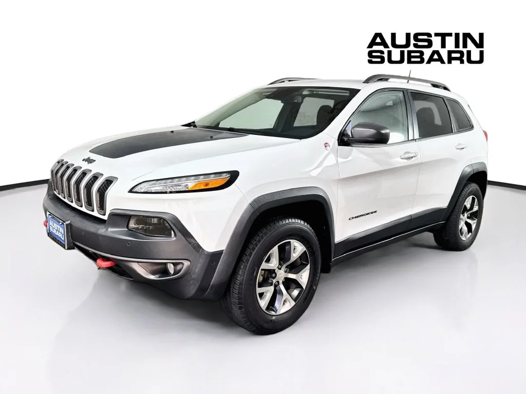 Used 2018 White Jeep Trailhawk image 3