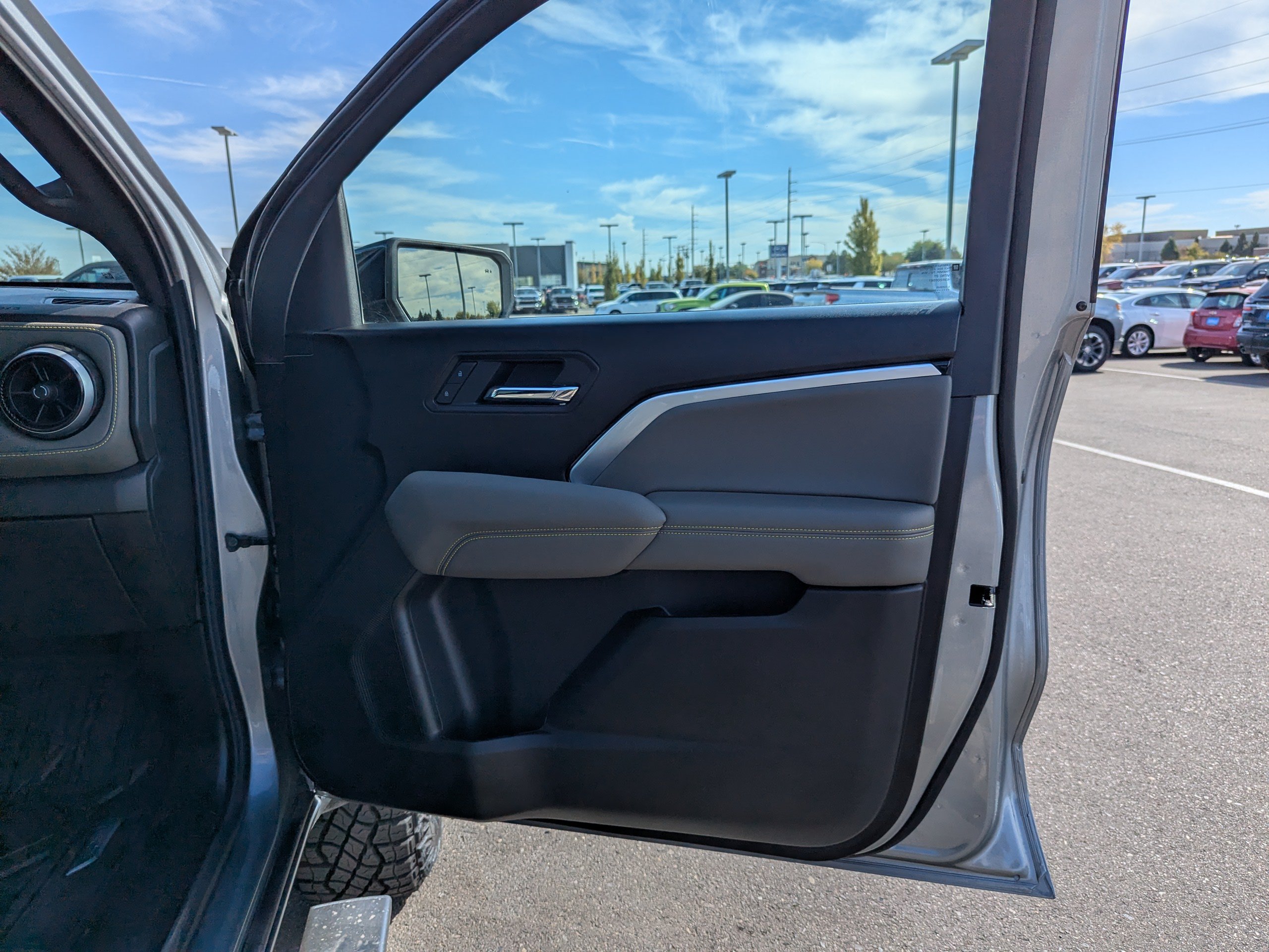 2026 Chevrolet Colorado ZR2 - Photo 44
