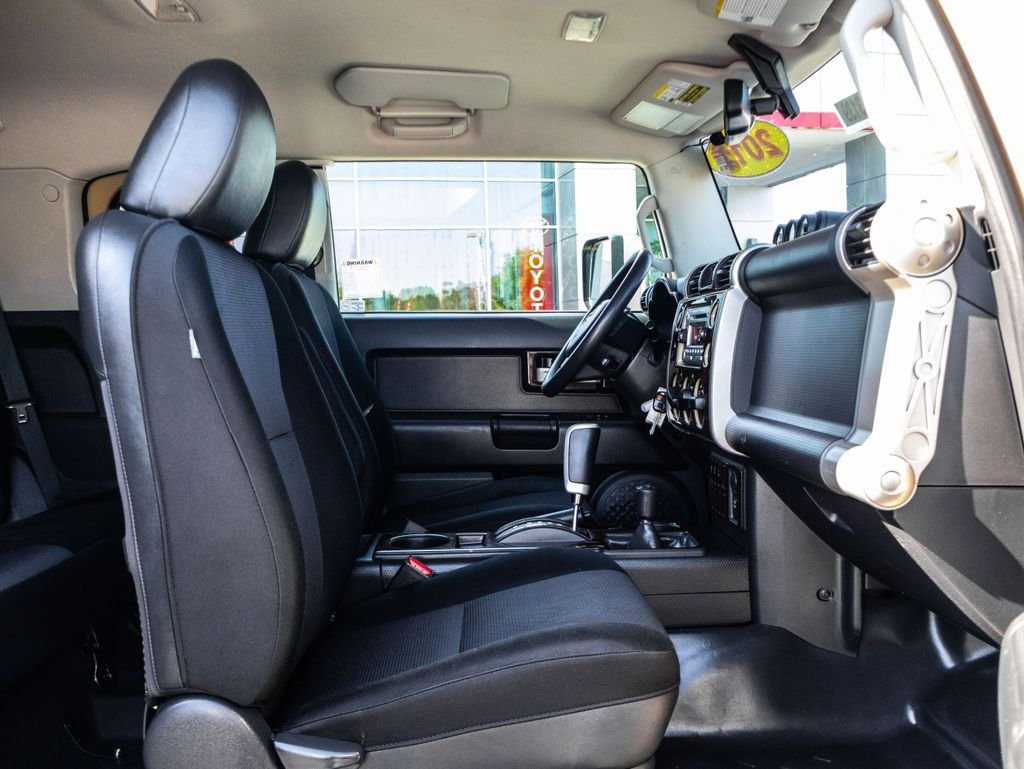 Used 2012  Toyota Base image 27