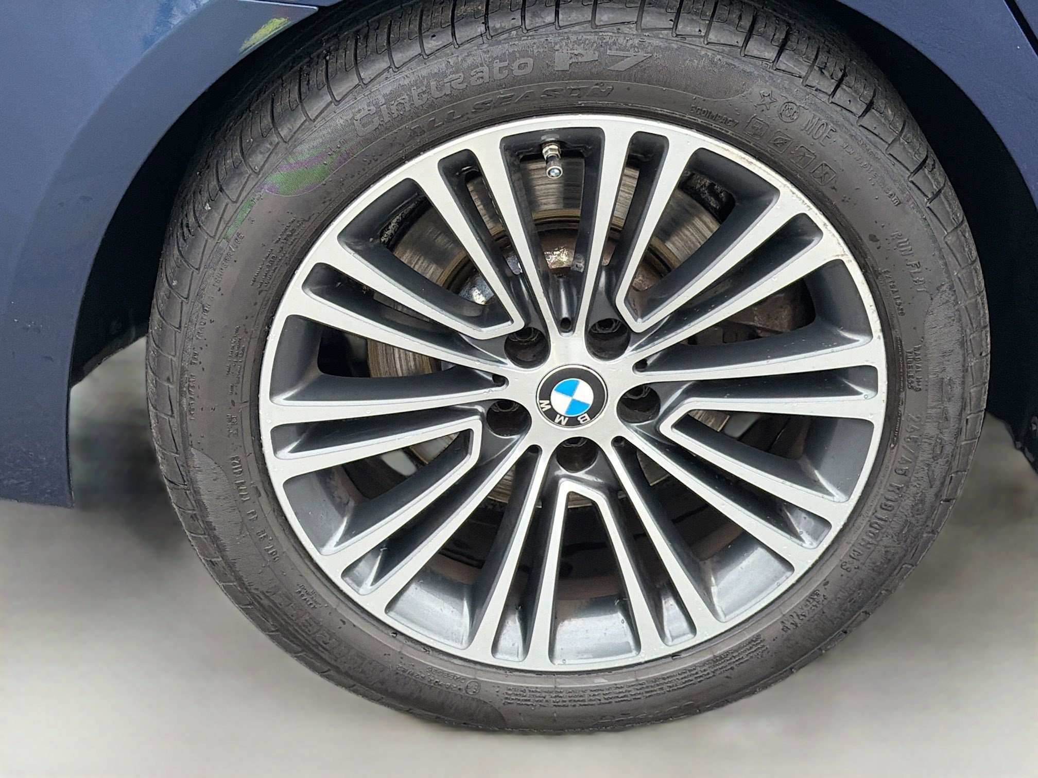 Used 2017 Mediterranean Blue Metallic BMW 530i xDrive image 9