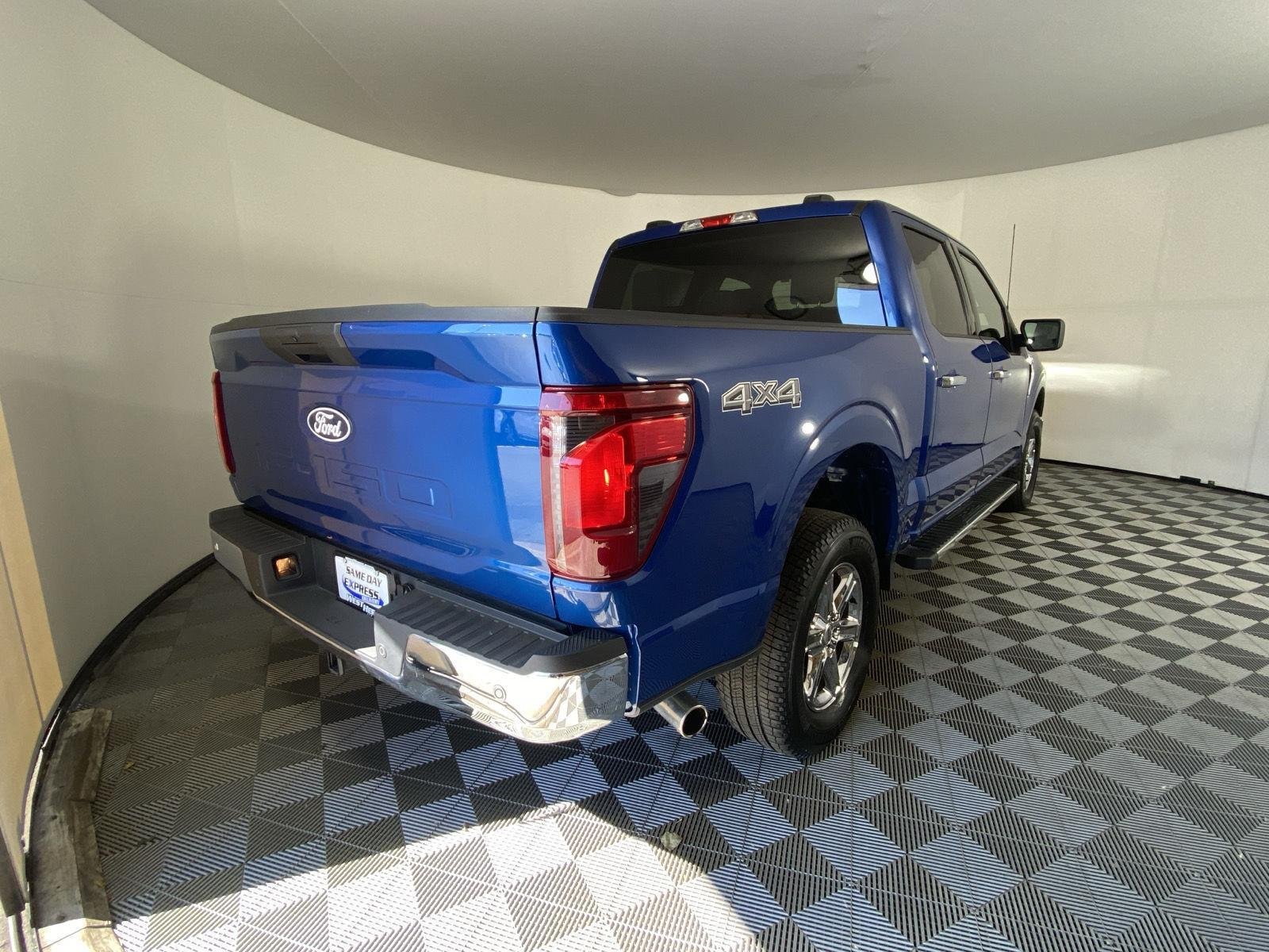 Used 2025 Atlas Blue Ford XLT image 7
