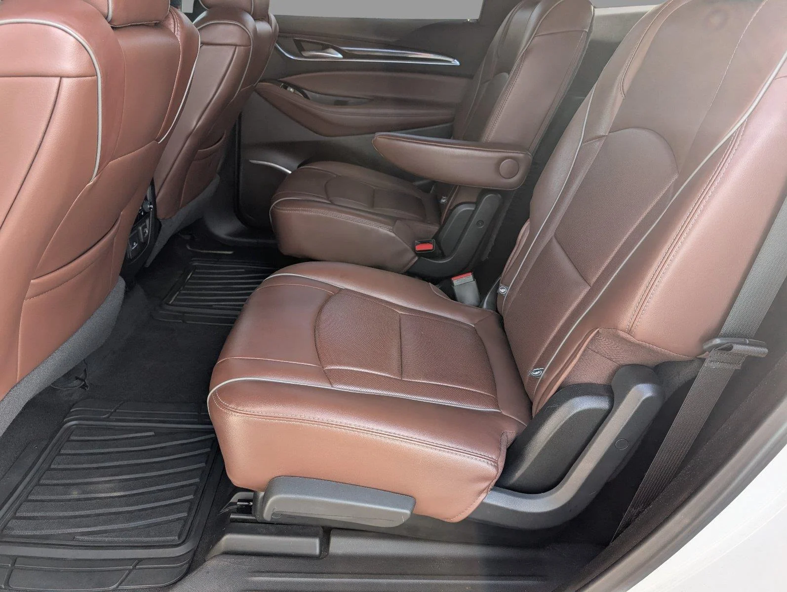 Used 2018 Includes Satin Nickel lower exterior accent color. Buick Avenir image 33