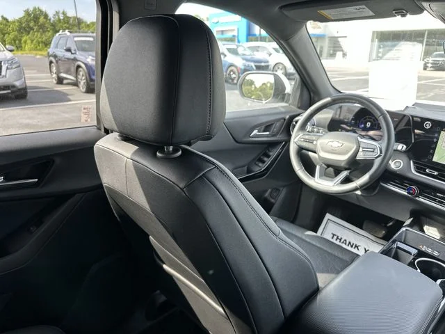 Used 2025 White Chevrolet LT image 15
