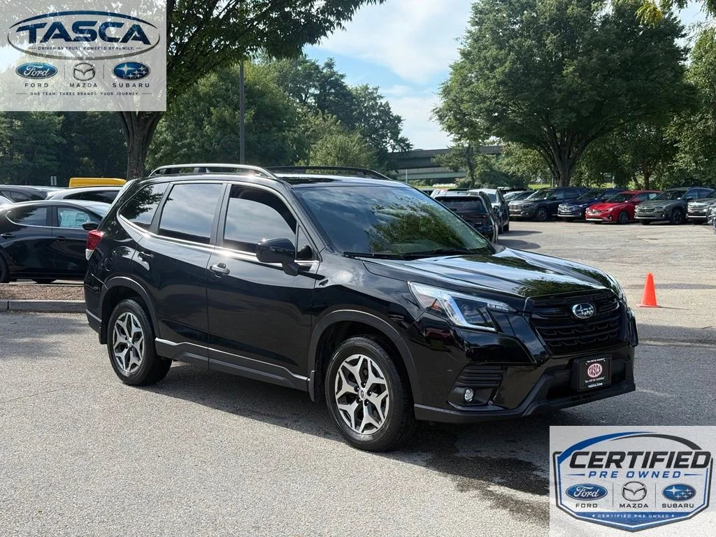 Used 2024 Crystal Black Silica Subaru Premium image 1