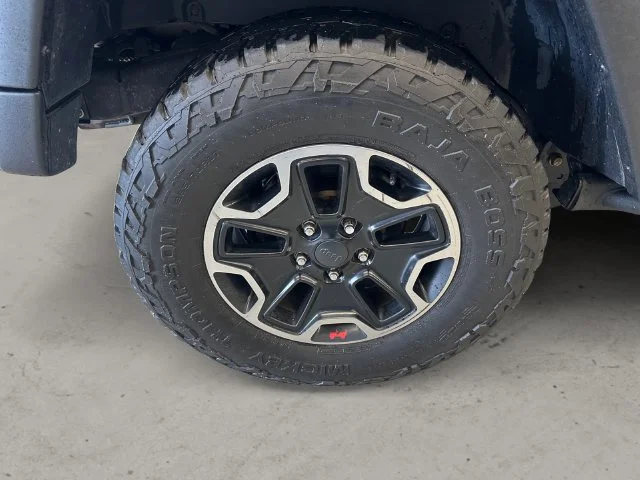Used 2017 Gray Jeep Rubicon image 13