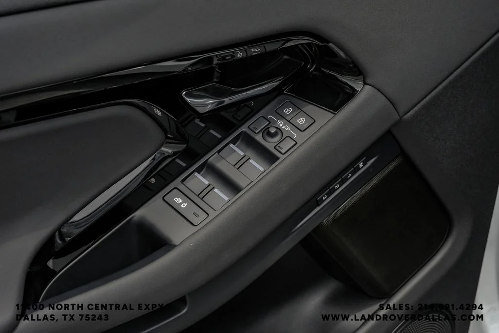 Used 2026 White Land Rover Dynamic image 48
