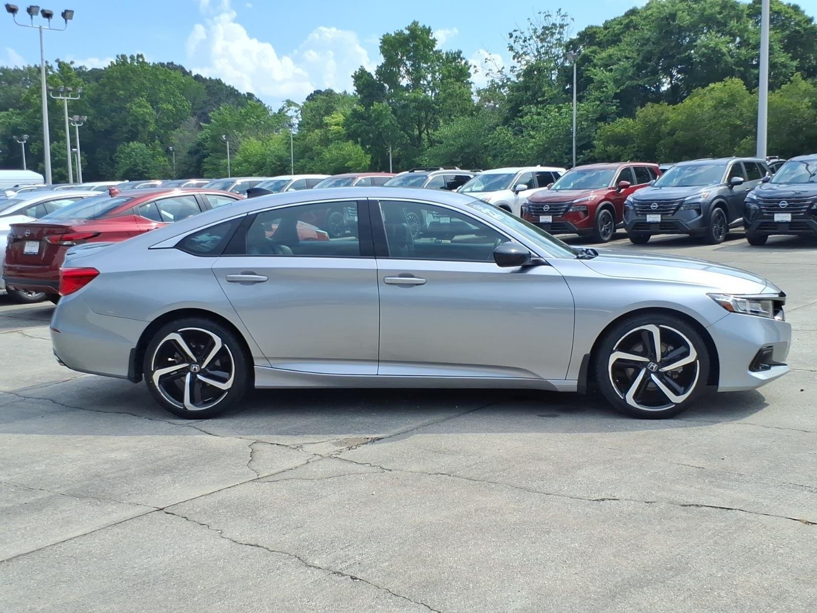 Used 2022 Lunar Silver Metallic Honda Sport image 6