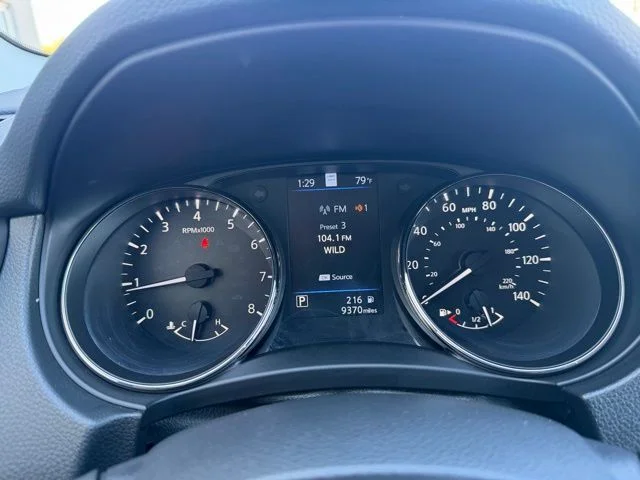 Used 2022 Red Nissan SL image 14
