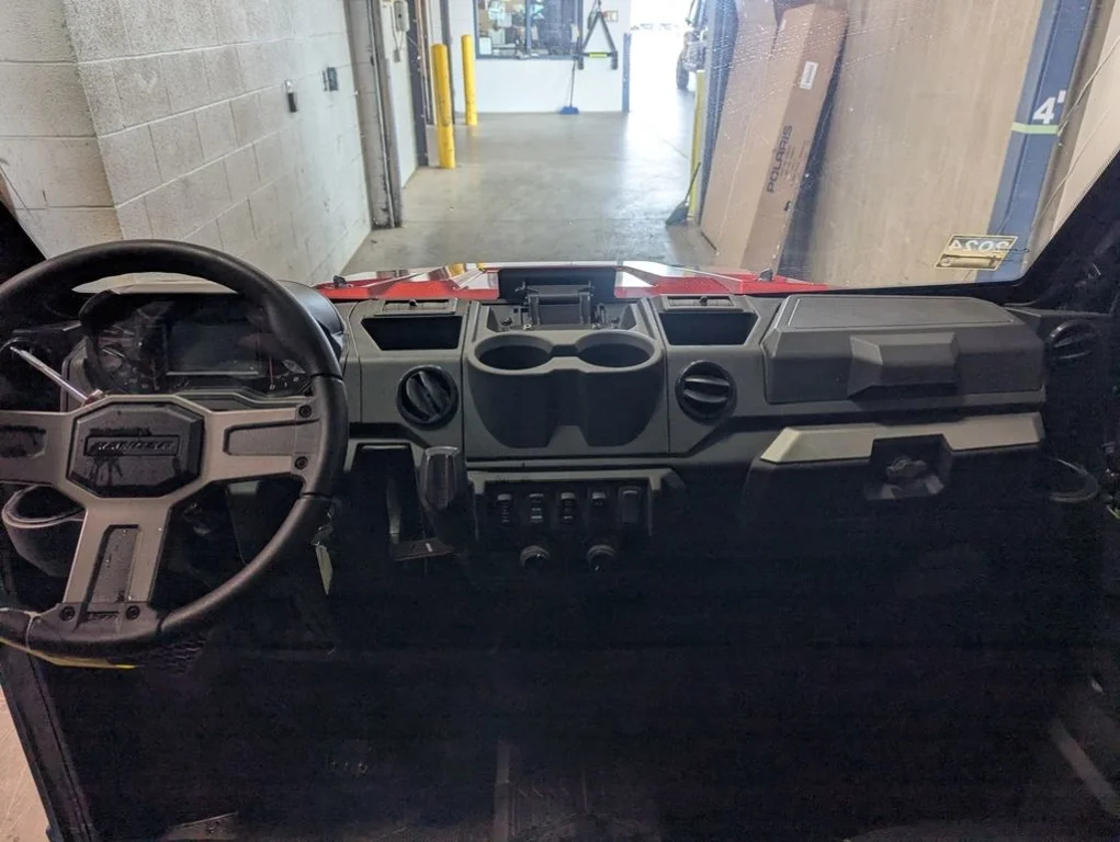 Used 2025 RED Polaris Premium image 7