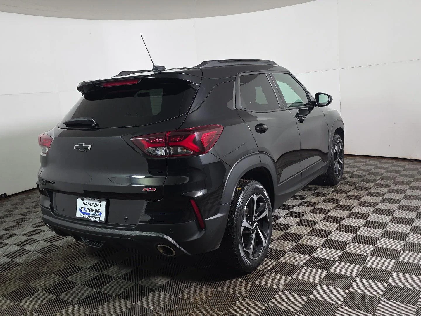 Used 2021 Mosaic Black Metallic Chevrolet RS image 6