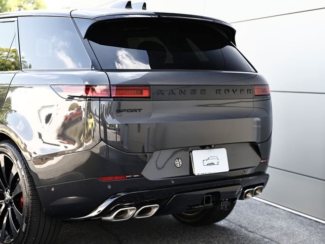 Used 2025 Carpathian Gray Premium Metallic Land Rover Dynamic SE image 9