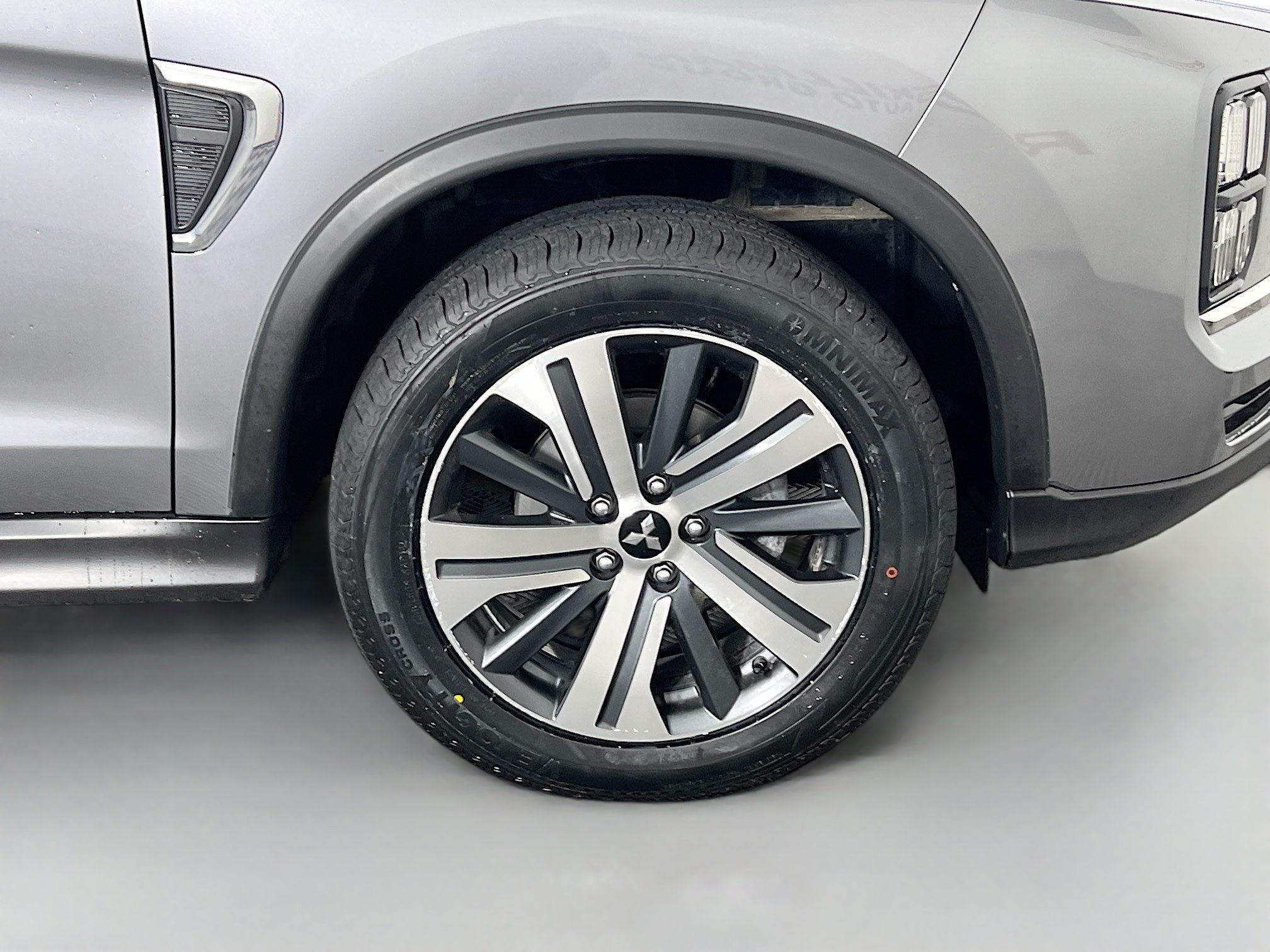 Used 2021 Gray Mitsubishi SE image 36