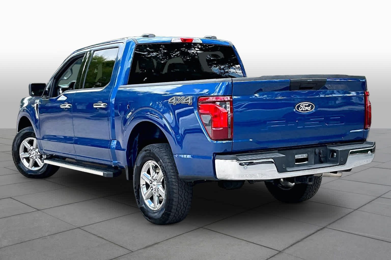 Used 2025 Atlas Blue Ford XLT image 12