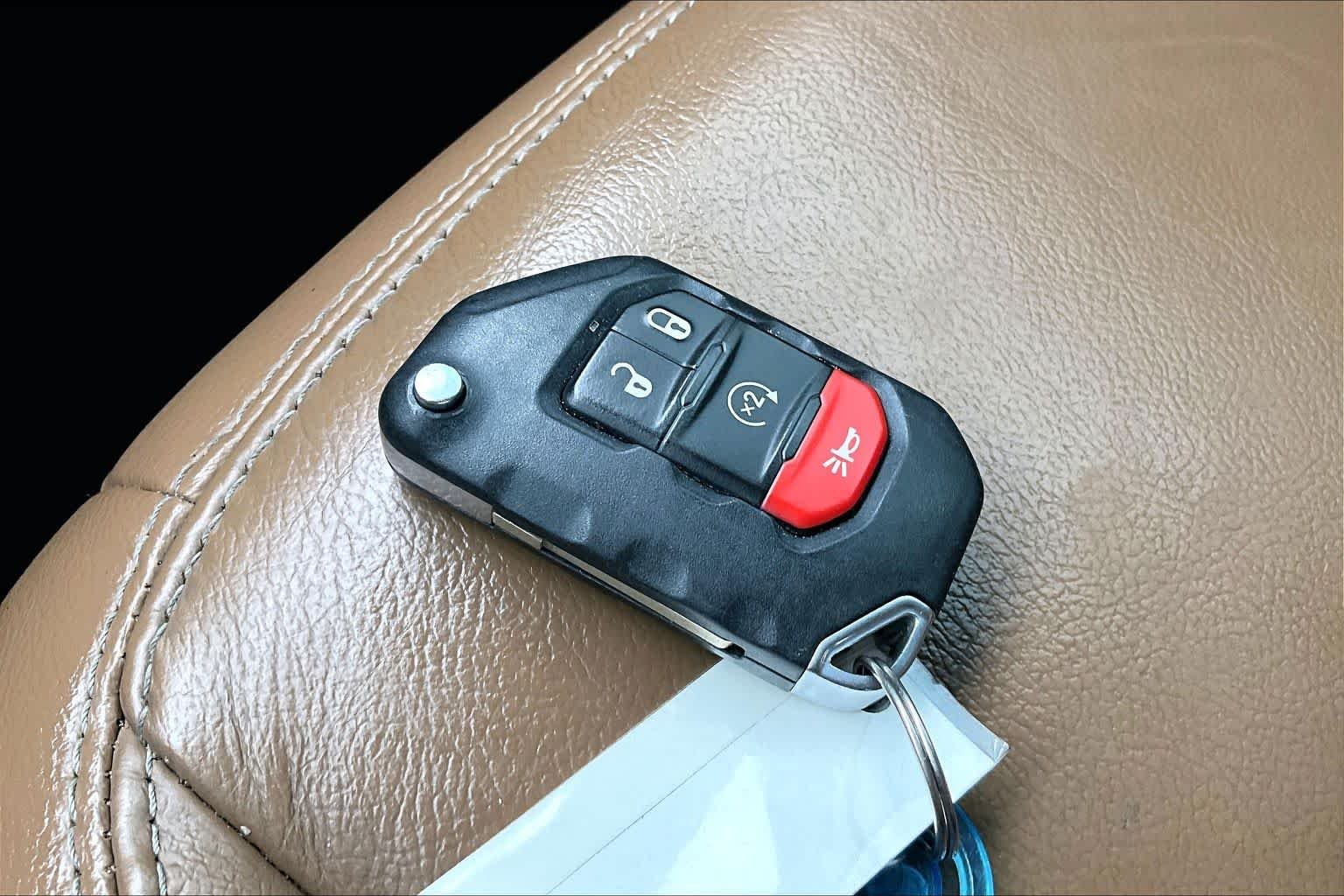 Used 2020 Black Clearcoat Jeep Sahara image 15