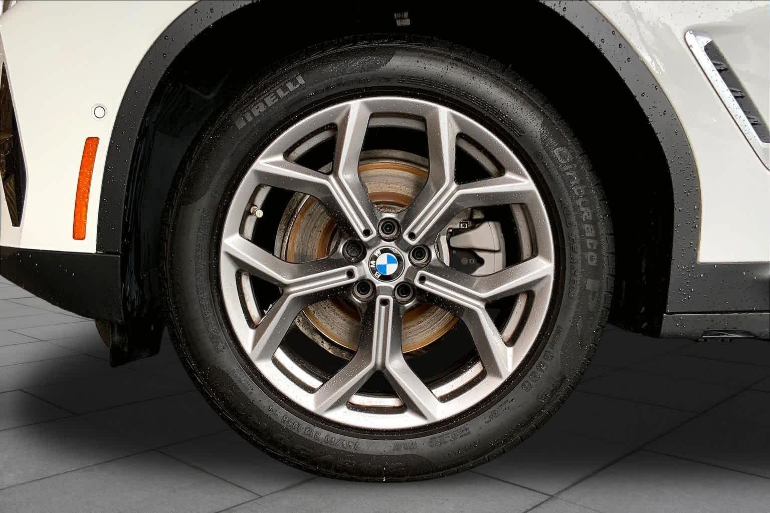Used 2023 Alpine White BMW sDrive30i image 11