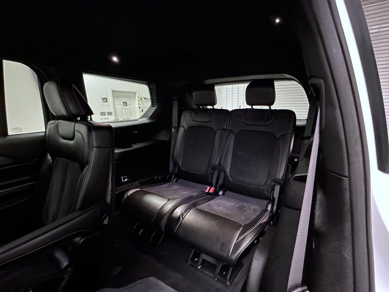 Used 2023 White Jeep Altitude image 20