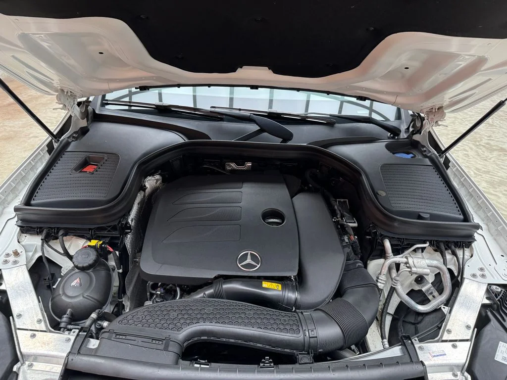 Used 2022 White Mercedes-Benz GLC 300 image 26