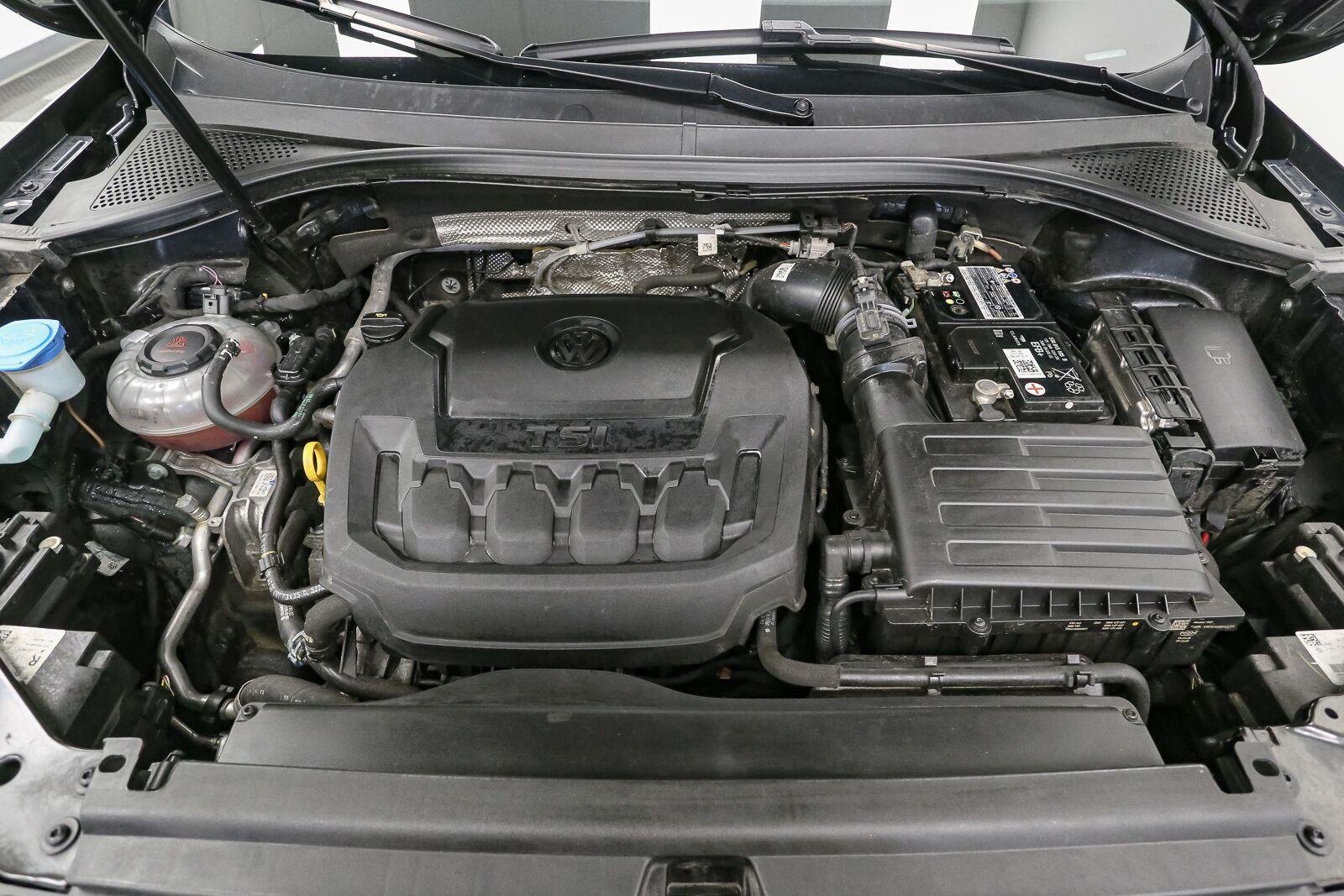 Used 2022 Deep Black Pearl Volkswagen S image 15
