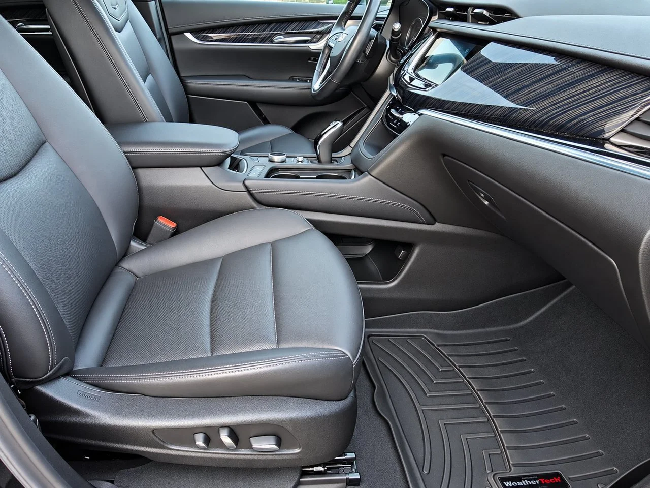 Used 2024 Stellar Black Metallic CADILLAC Premium Luxury image 33
