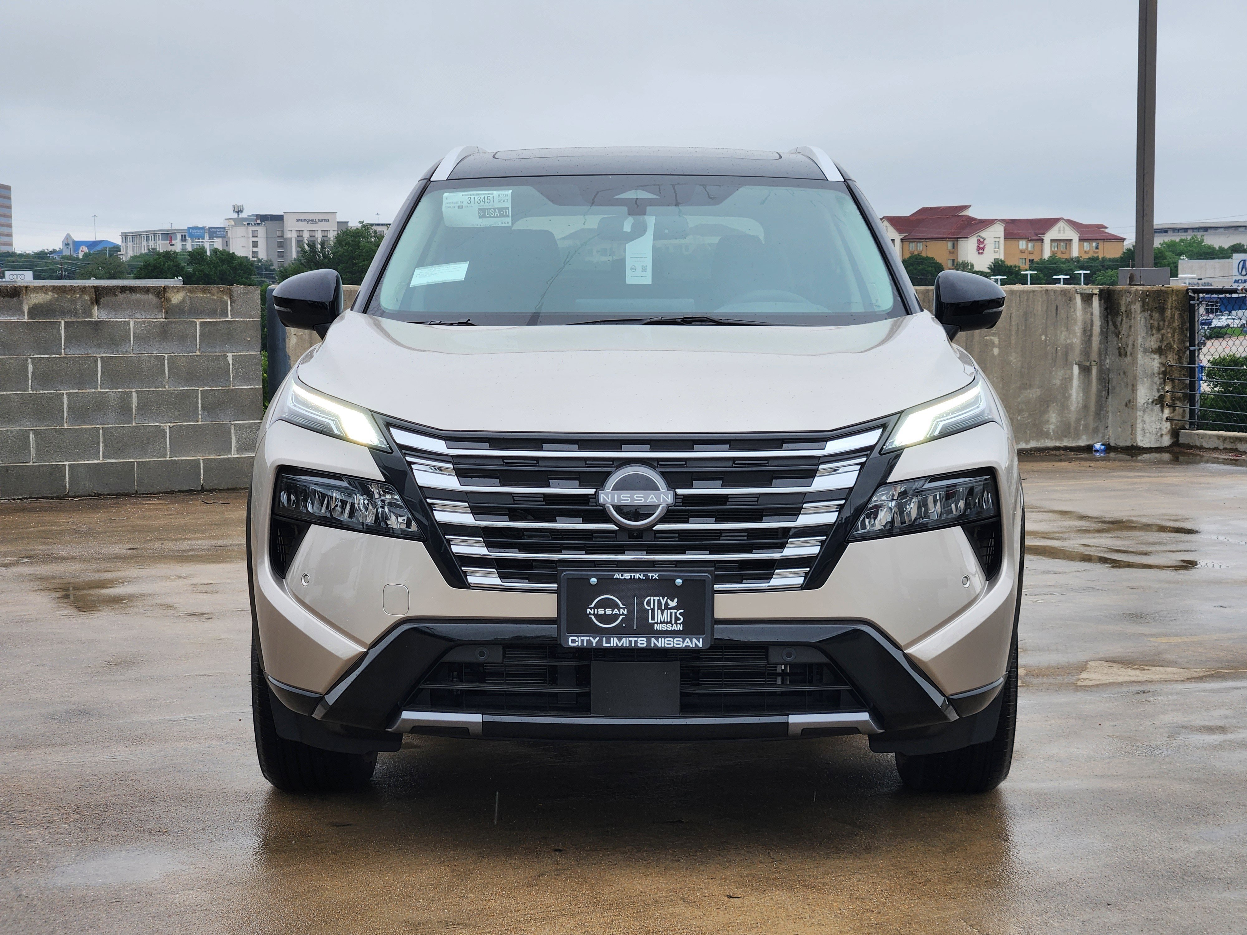 New 2026 Champagne Silver Metallic / Super Black Two-tone Nissan Platinum image 2