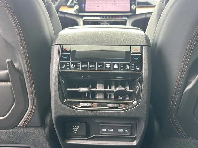 Used 2026 White/off-white Jeep Summit image 14