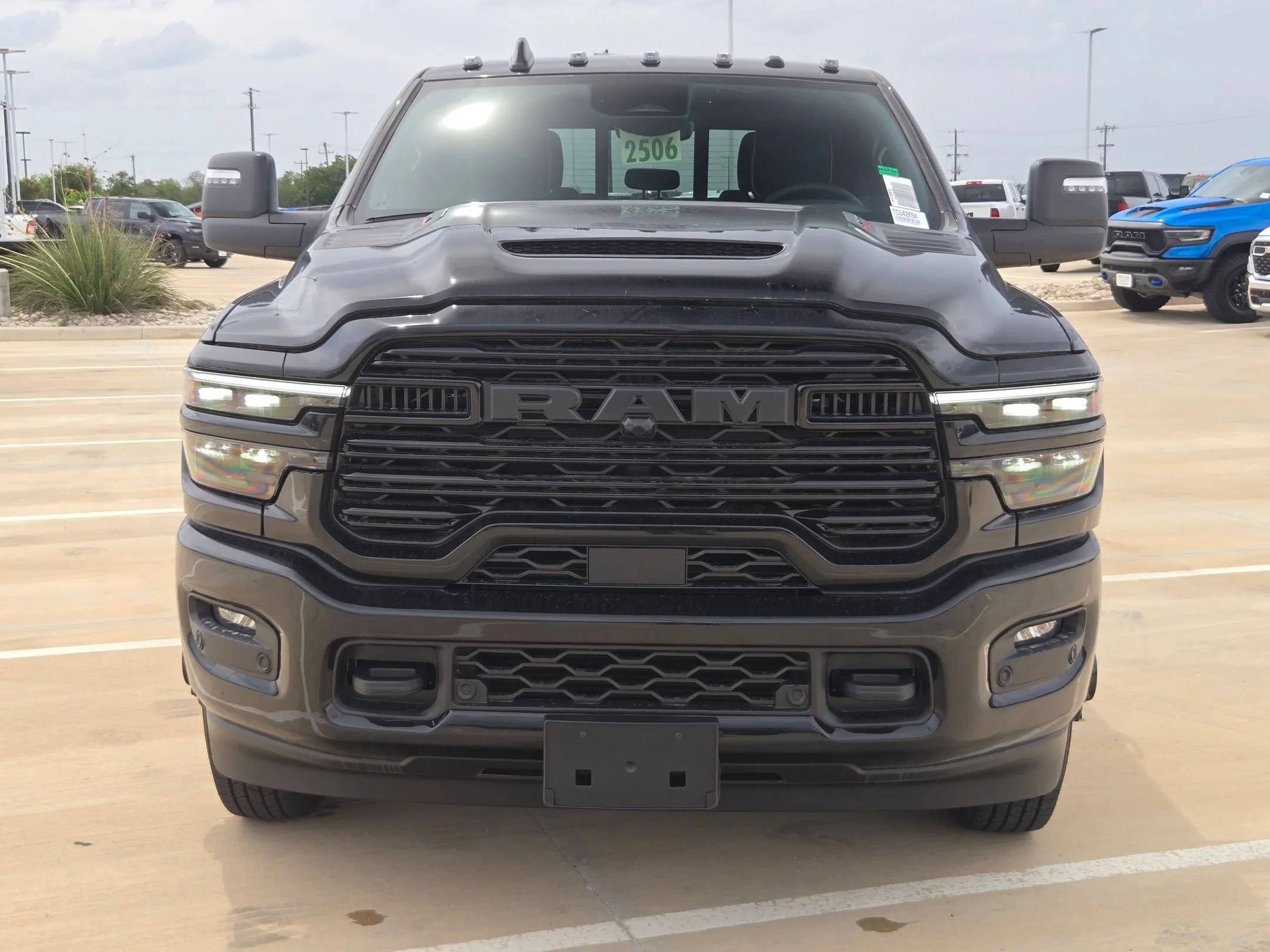 New 2026 Diamond Black Crystal Pearl-Coat Exterior Paint RAM Laramie image 8