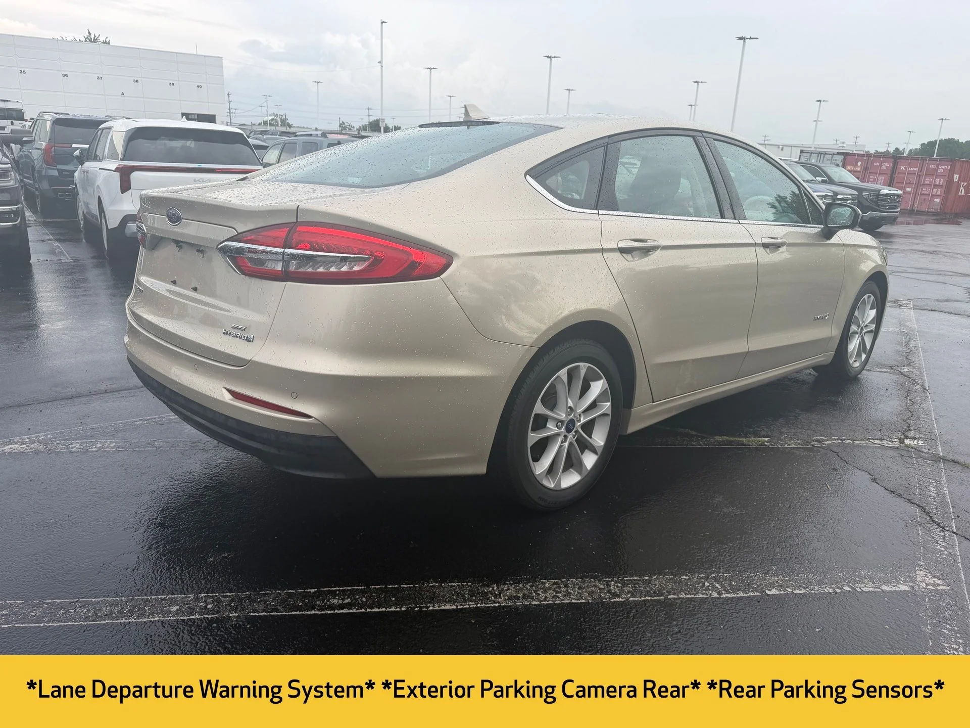 Used 2019 Gold Ford SE image 6