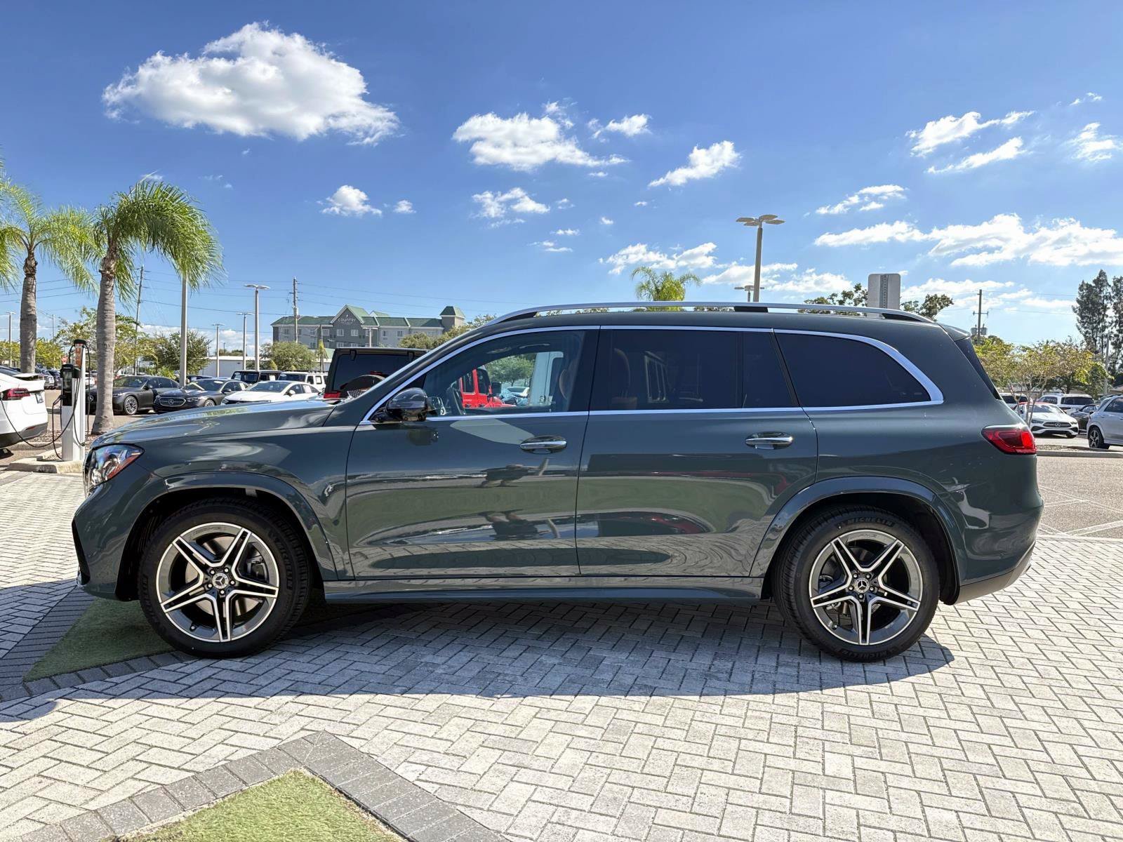 New 2027  Mercedes-Benz 450 4MATIC® SUV image 3